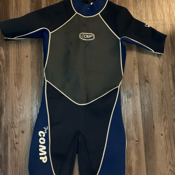 COMP Titanium Wetsuit  Surfing Scuba Suit Adult Mens Sz S Black/Blue Short USA - Picture 1 of 6